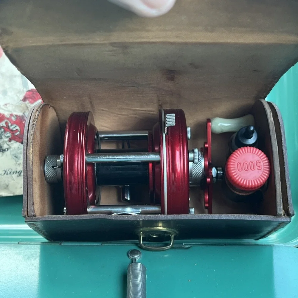 ABU Ambassadeur 5000 Casting Reel Red Vintage with Original Case Sweden